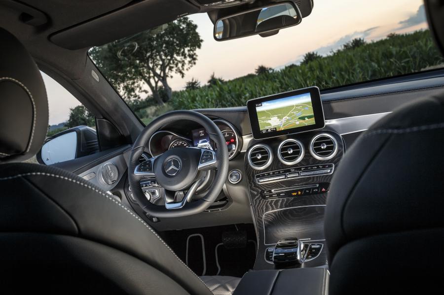  Mercedes-Benz GLC220 d 4Matic Off-Road 2015 года  (фото 18 из 24)